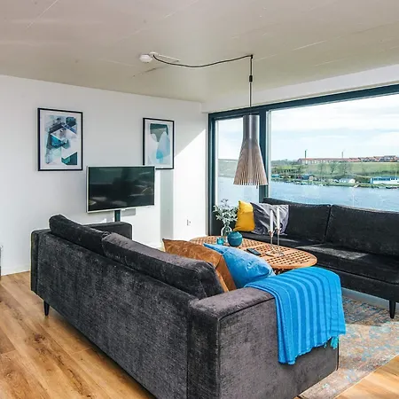 5 Star In Henne *